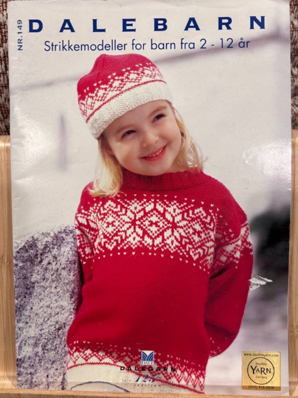 VINTAGE 2004 DALE OF NORWAY #125 KNITTING PATTERN BOOK FOR CHILDREN AGES 2-12